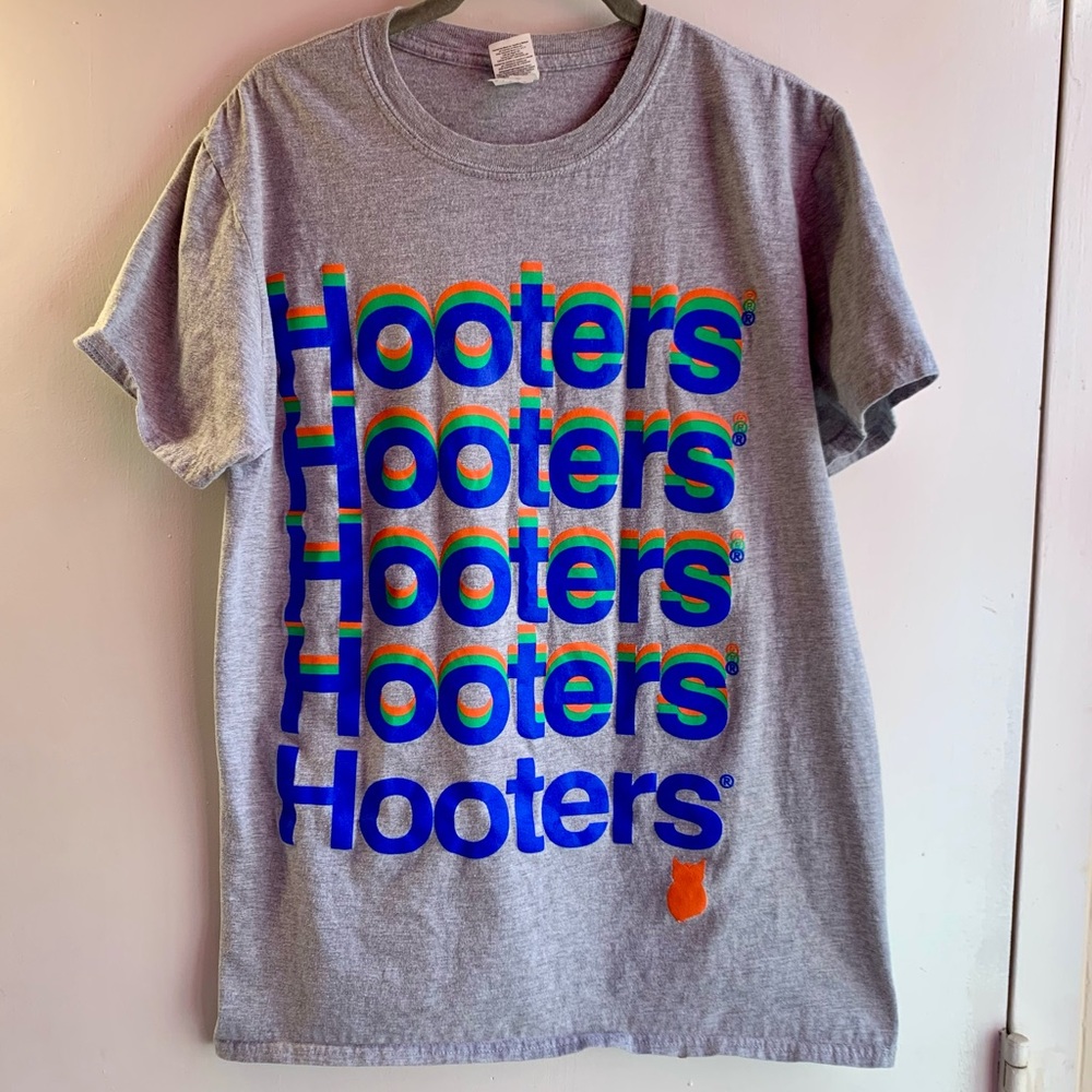 Vintage Design Hooters Gray T-Shirt